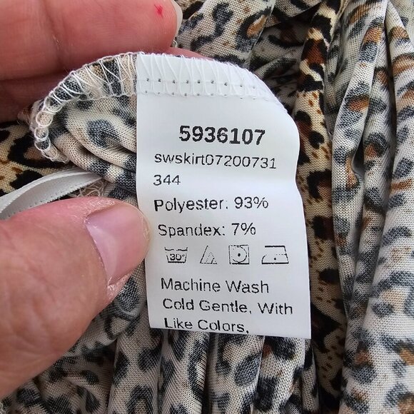 Leopard Print Women's asymmetrical skirt, Size Small, Shein - Picture 14 of 15
